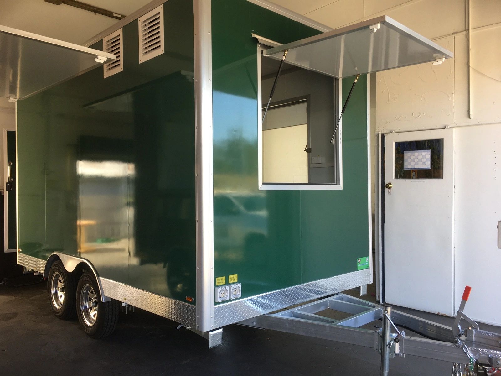 BTH  - DA - Food Van - 1