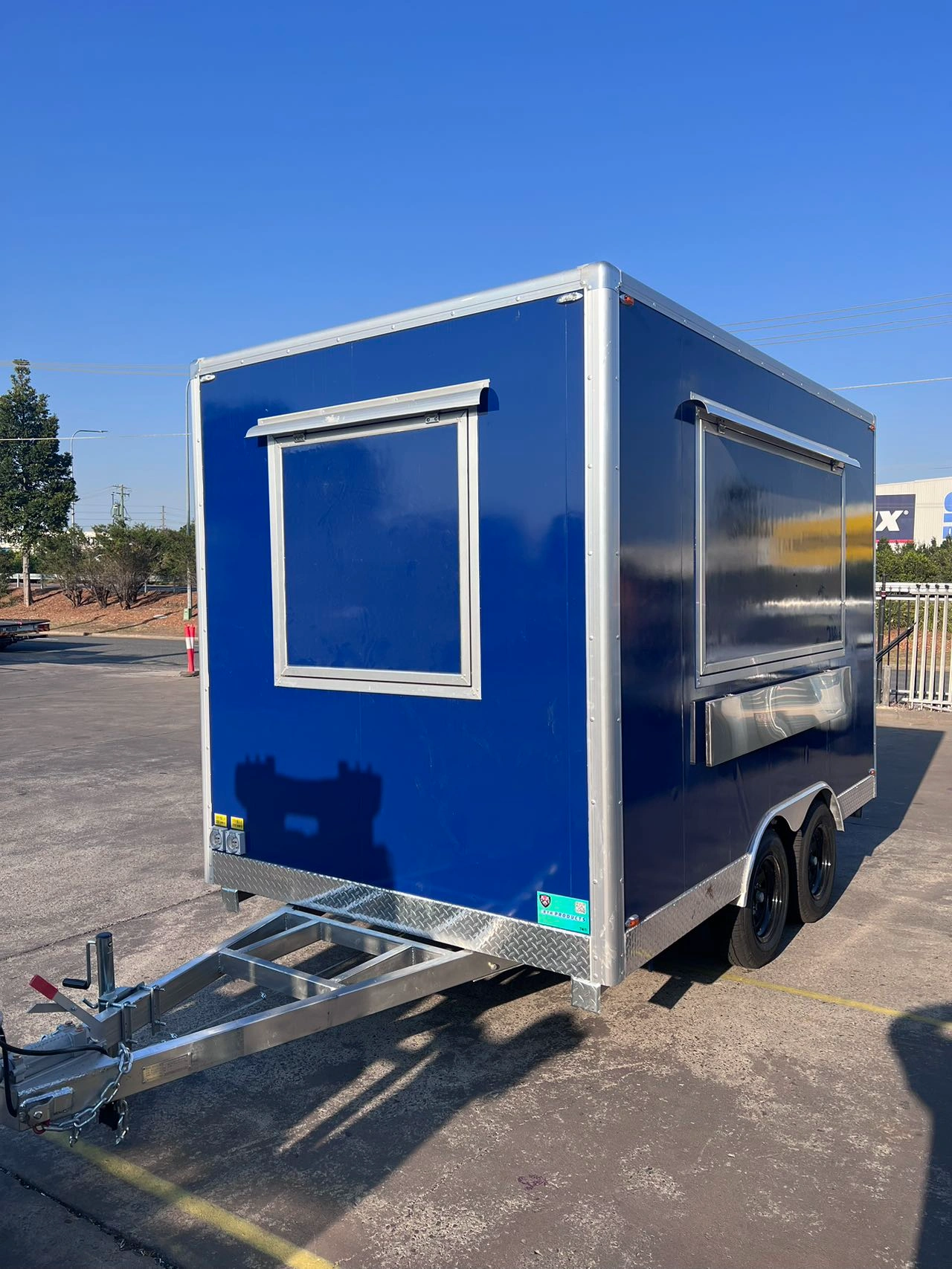 BTH  - DA - Food Van - 7