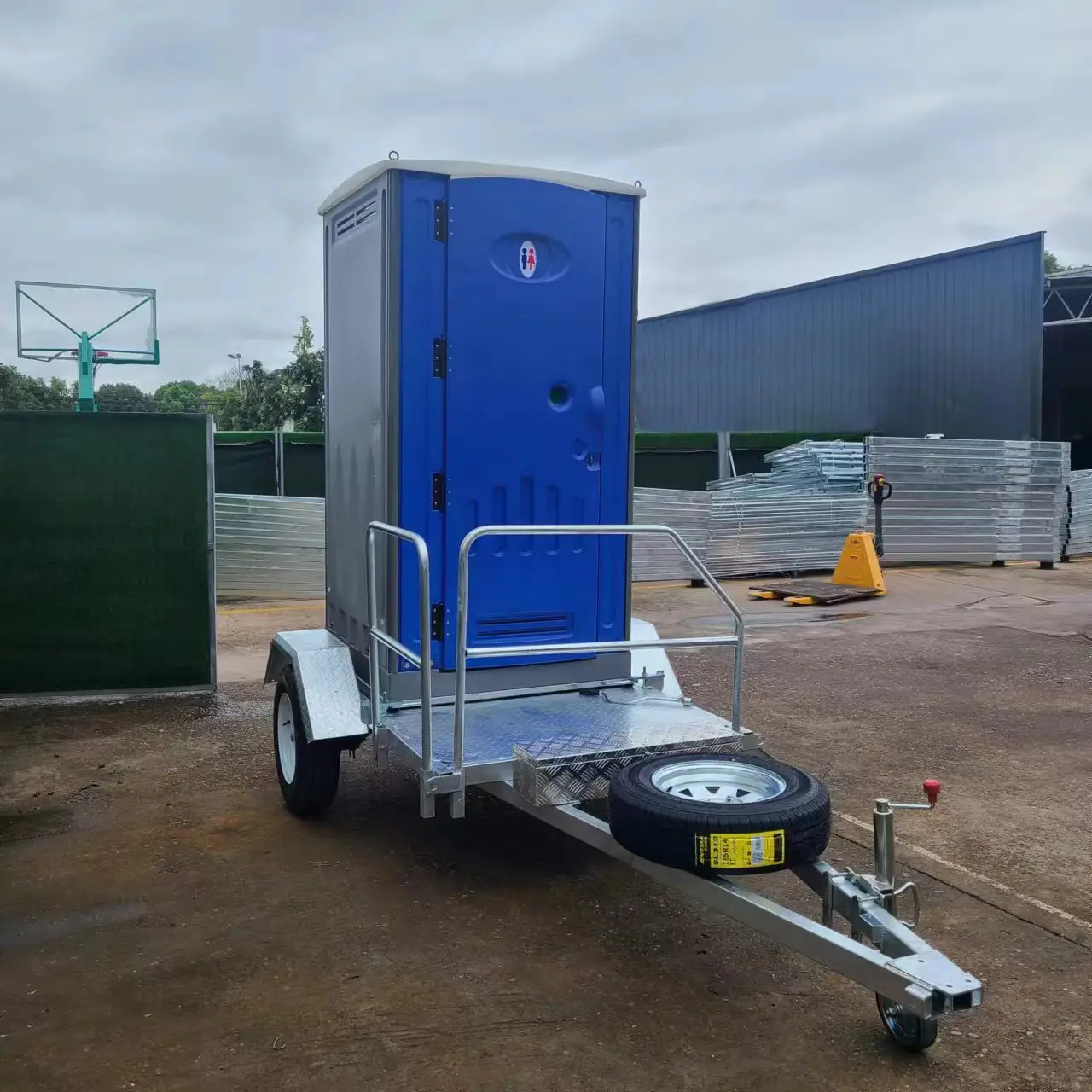 BTH Toilet-trailer-1