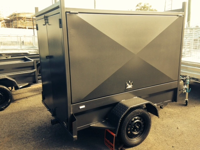 7x4x5 - 3 door SA 2 Enc